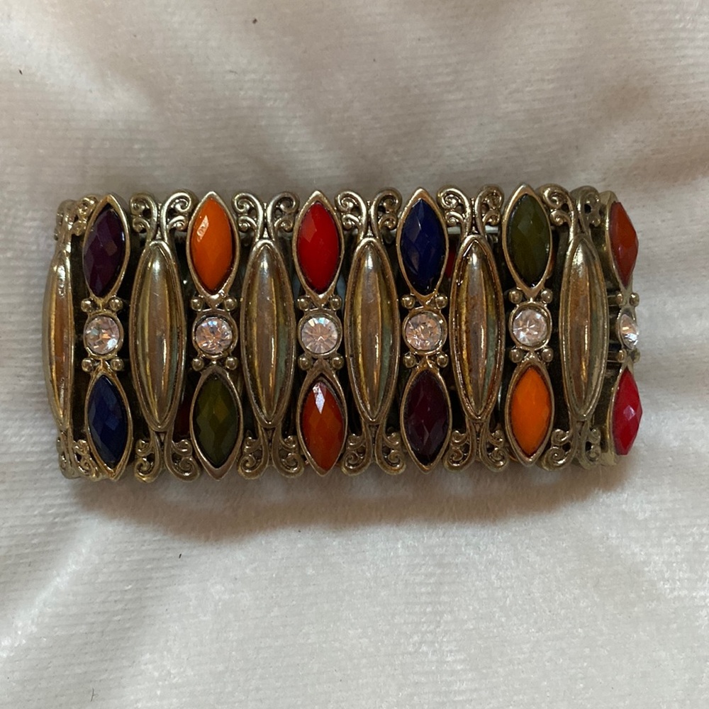 Colourful and elegant bejewelled stretch bracelet